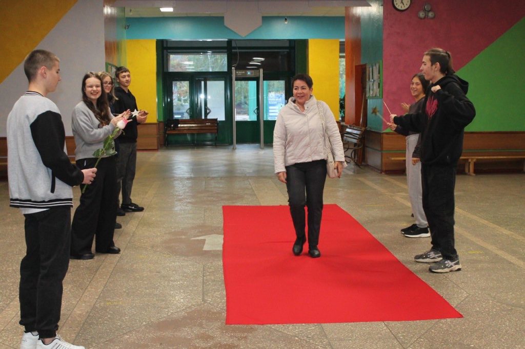 557537536 1210947710845872 3480270092046573939 N