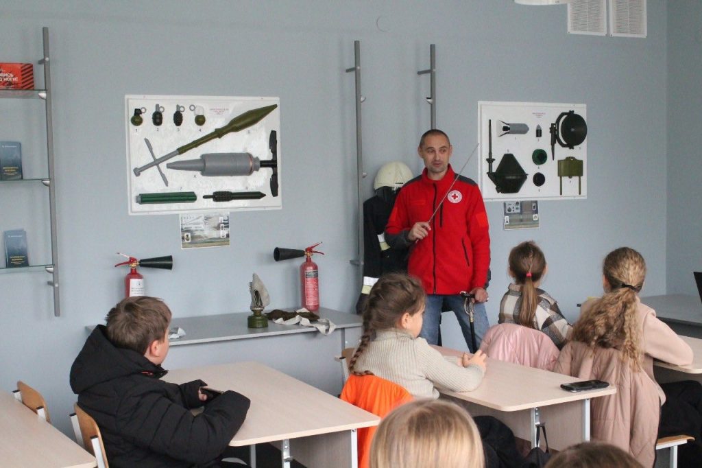 561364792 1222180349722608 3225704184523445672 N